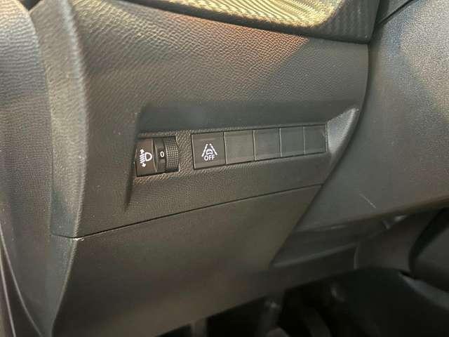 Peugeot 208 BlueHDi IVA ESPOSTA