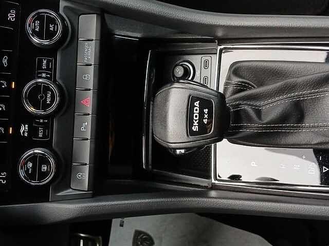 SKODA Kodiaq 2.0 TSI 4x4 DSG 7 posti Sportline