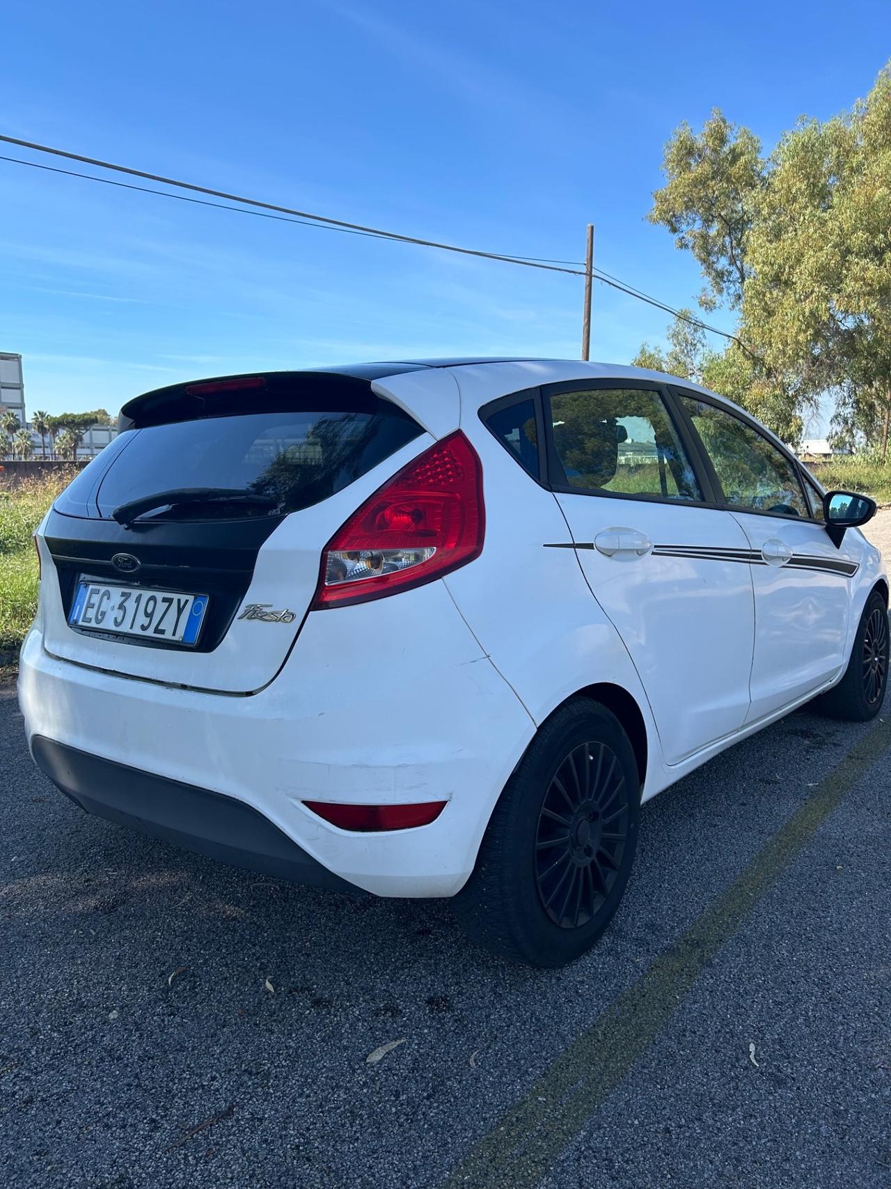Ford Fiesta 1.4 16V 3p. Bz.- GPL Titanium Bs.