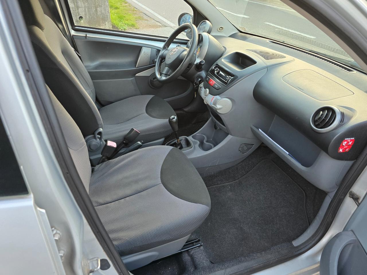 Toyota Aygo 1.0 12V VVT-i 5 porte Sol