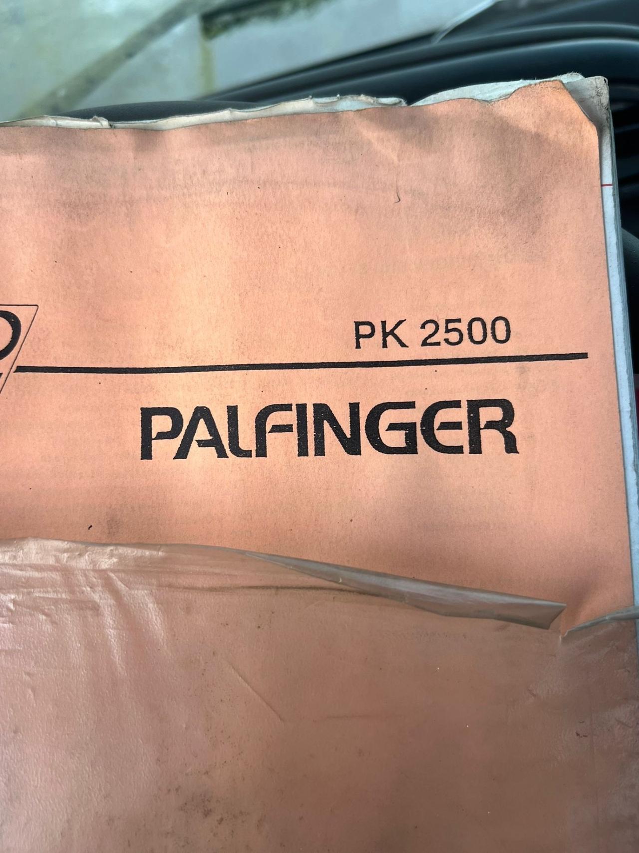 ISUZU CON GRU CASSONE FISSO