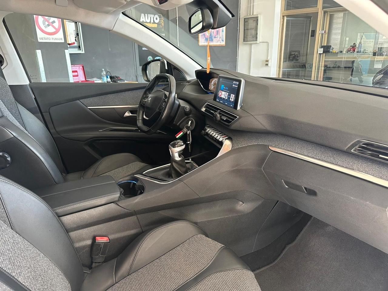 Peugeot 5008 7 POSTI