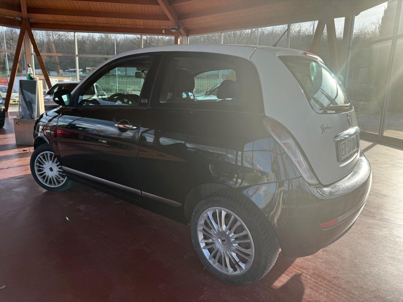 Lancia Ypsilon 1.3 Diesel - Neopatentati