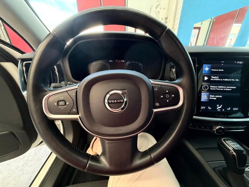 VOLVO V60 (2018-->) V60 D3 Business