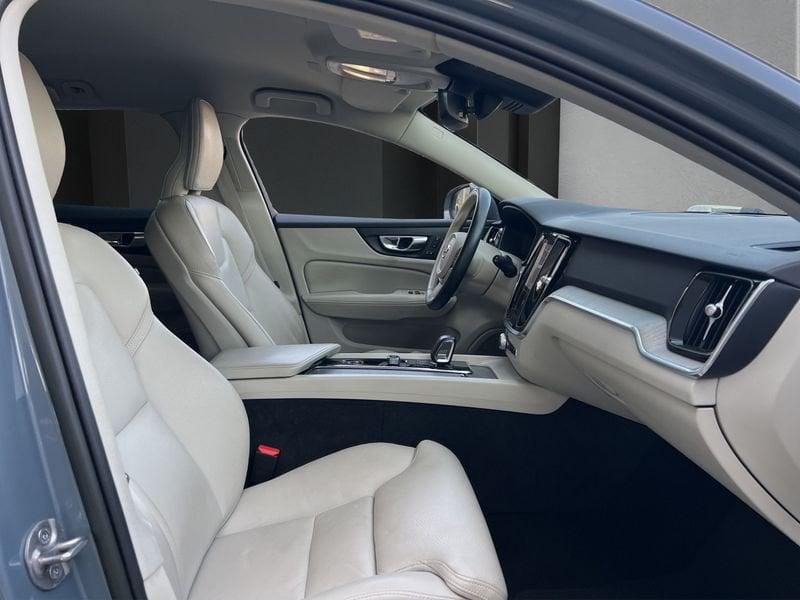 Volvo V60 Cross Country B4 D AWD autom. PLUS