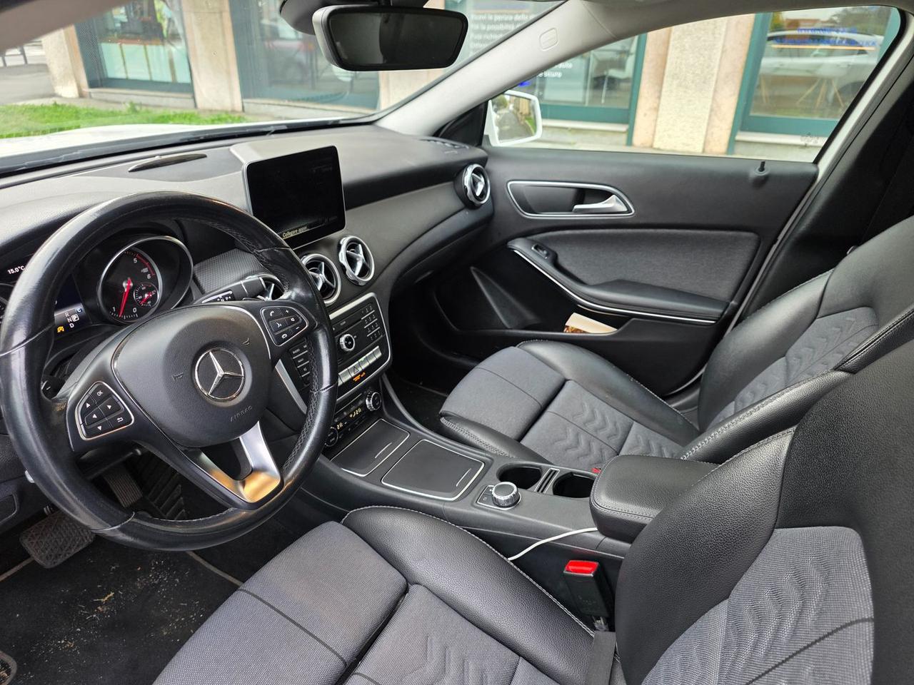 Mercedes-Benz GLA 200 GLA-Clas #7563