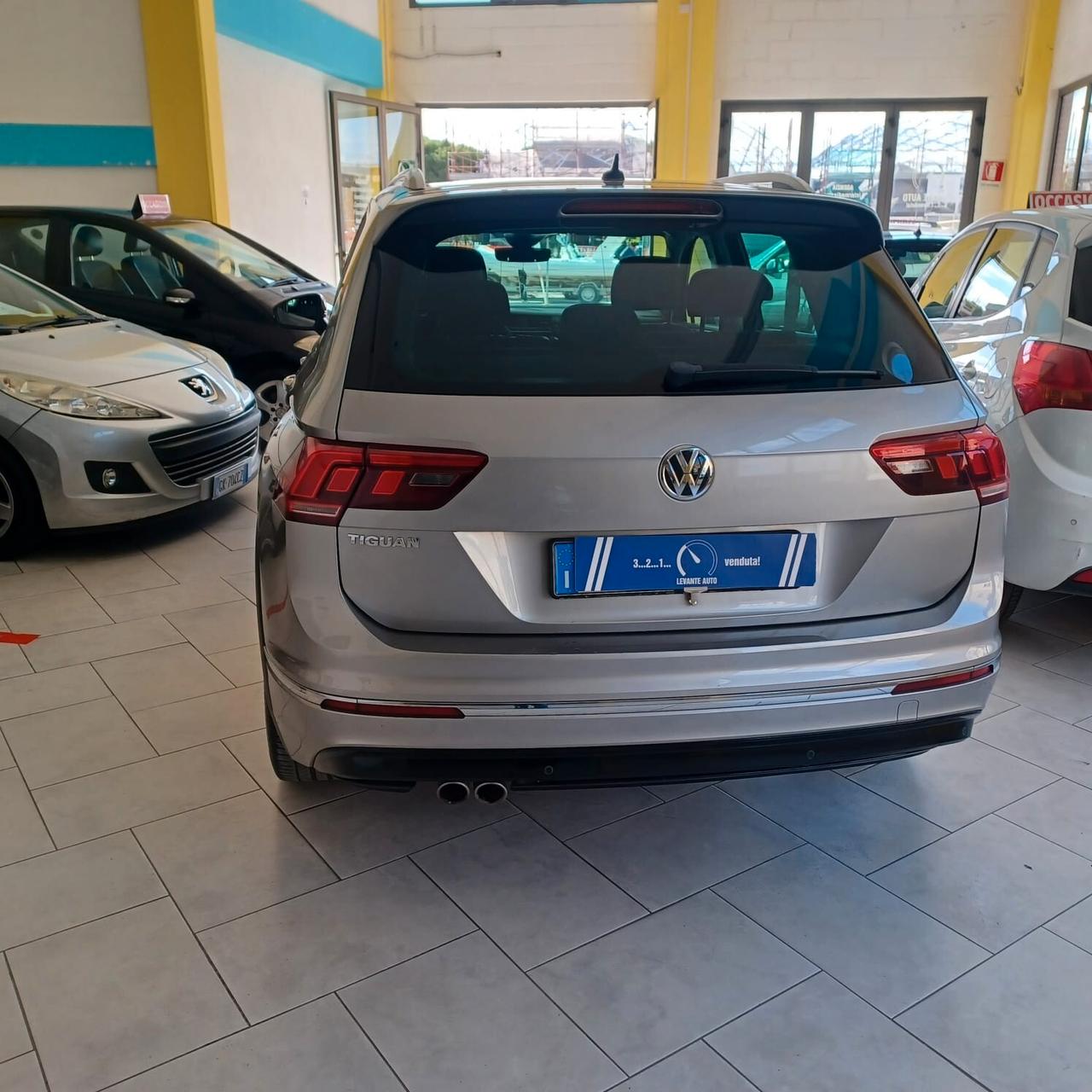 63.000 KM TAGLIANDI UFFICIALI TIGUAN R-LINE 1.6 TDI FULL OPTIONL