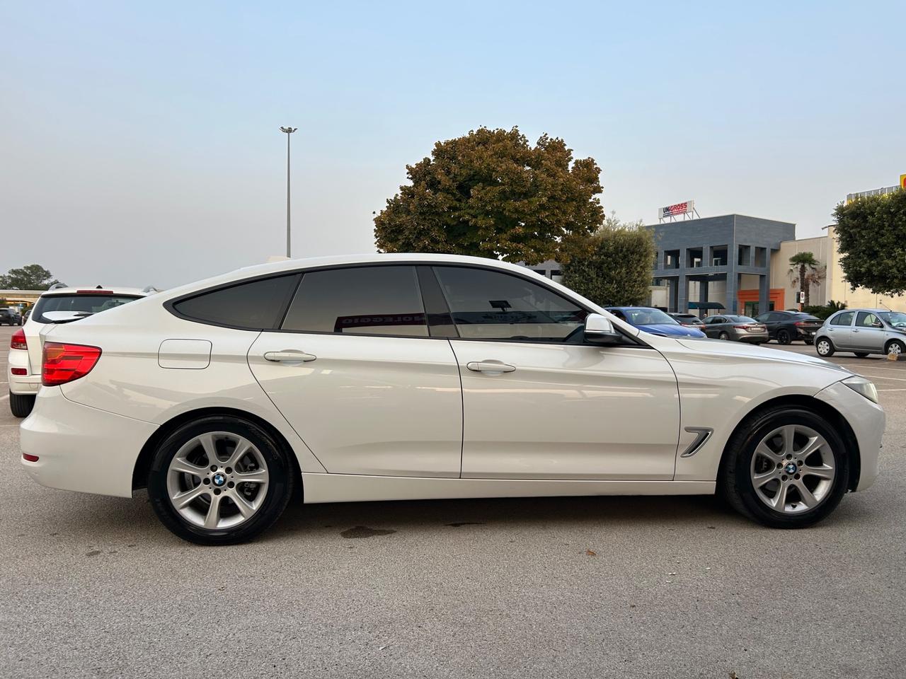 Bmw Gran Turismo GT SERIE 3 318D 2.0 143CV 2014