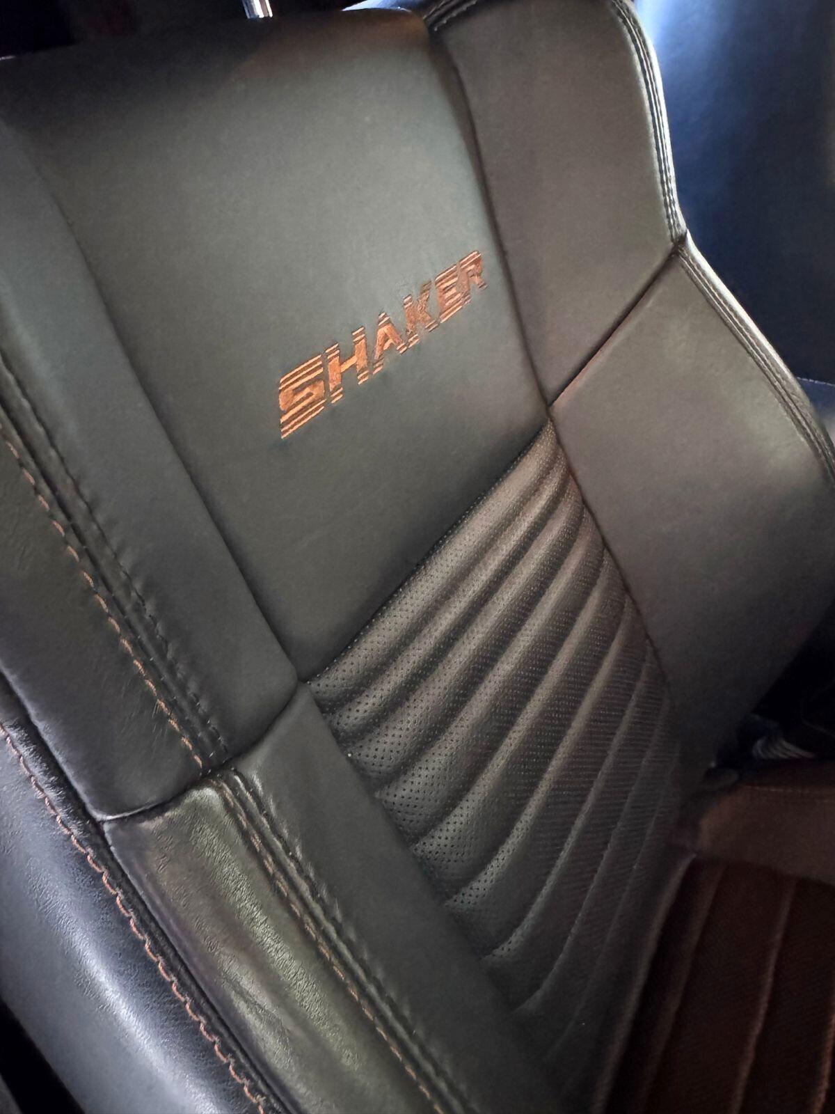 Dodge Challenger 392 SHAKER