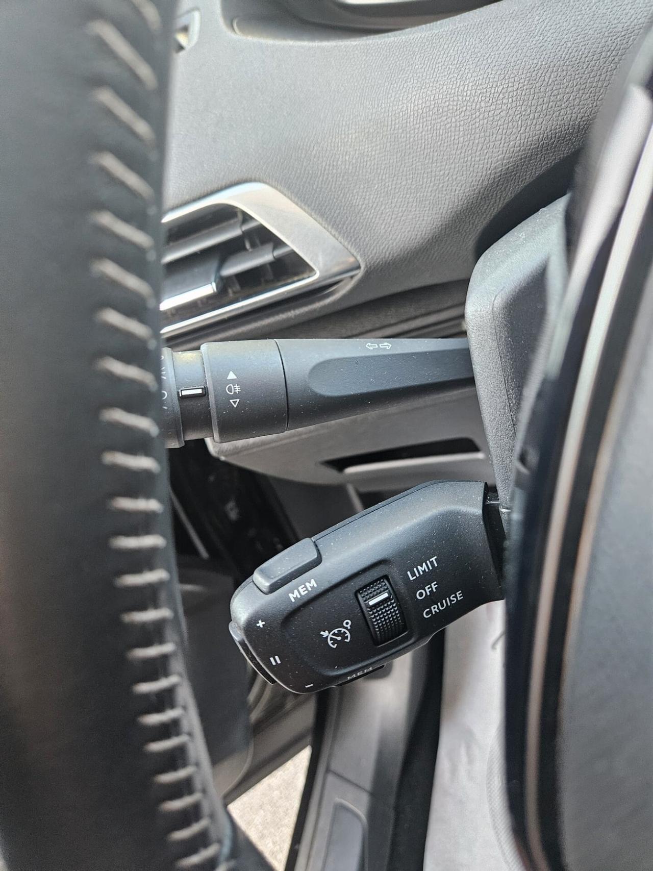 Peugeot 3008 BlueHDi 130 S&S Active Pack