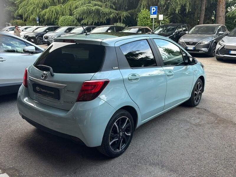 Toyota Yaris 1.5 Hybrid glamour edition