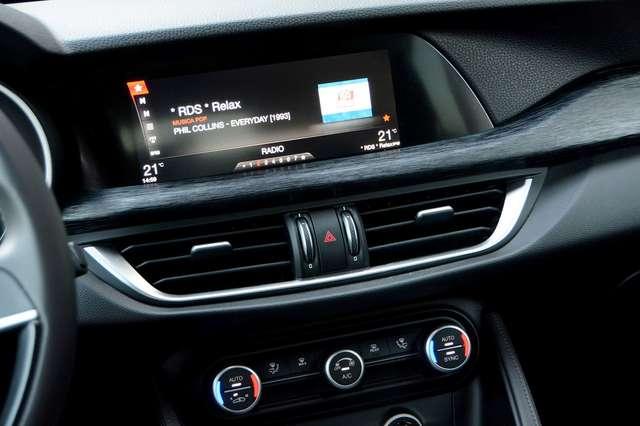 Alfa Romeo Stelvio 2.2 t Sport Tech Q4 190cv auto