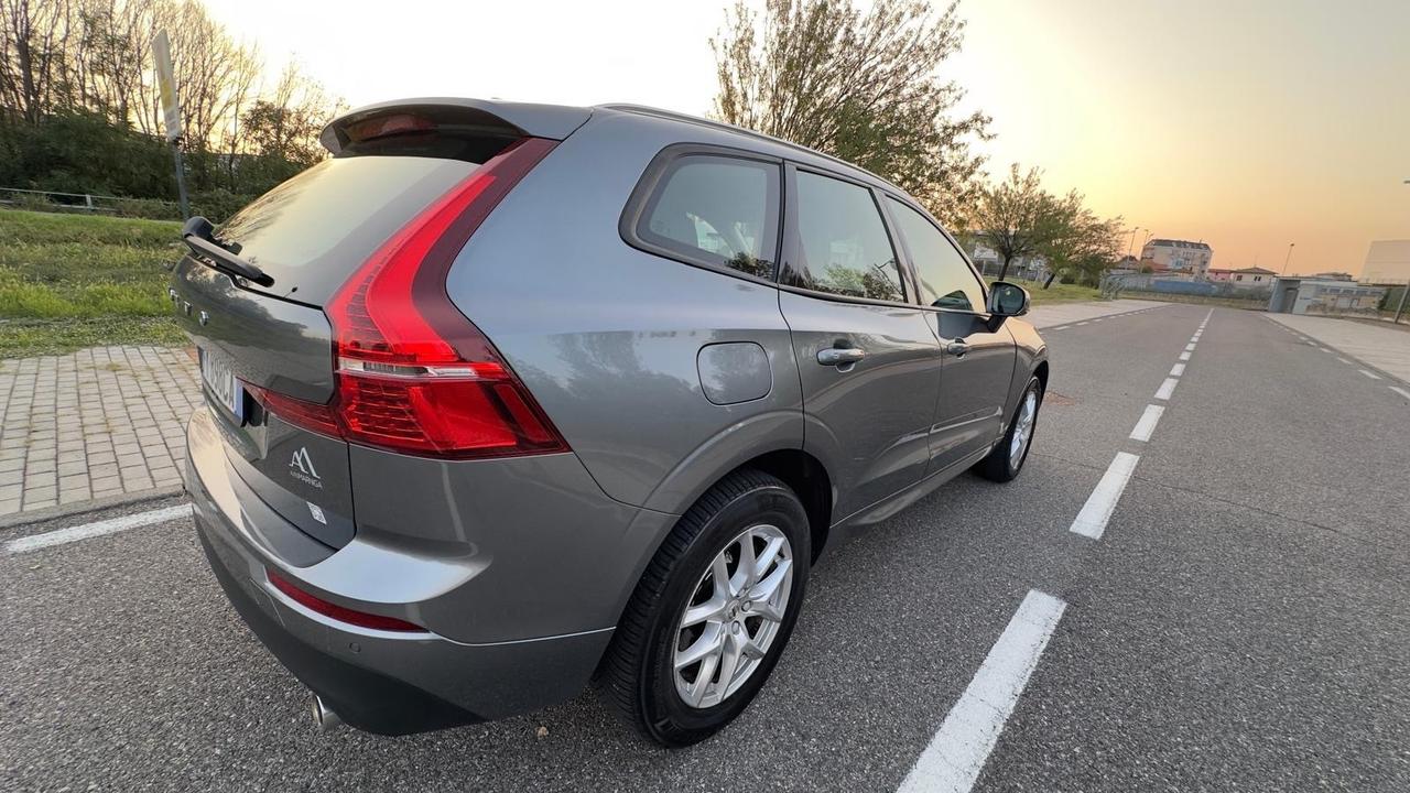 Volvo XC 60 XC60 D5 AWD Geartronic R-design