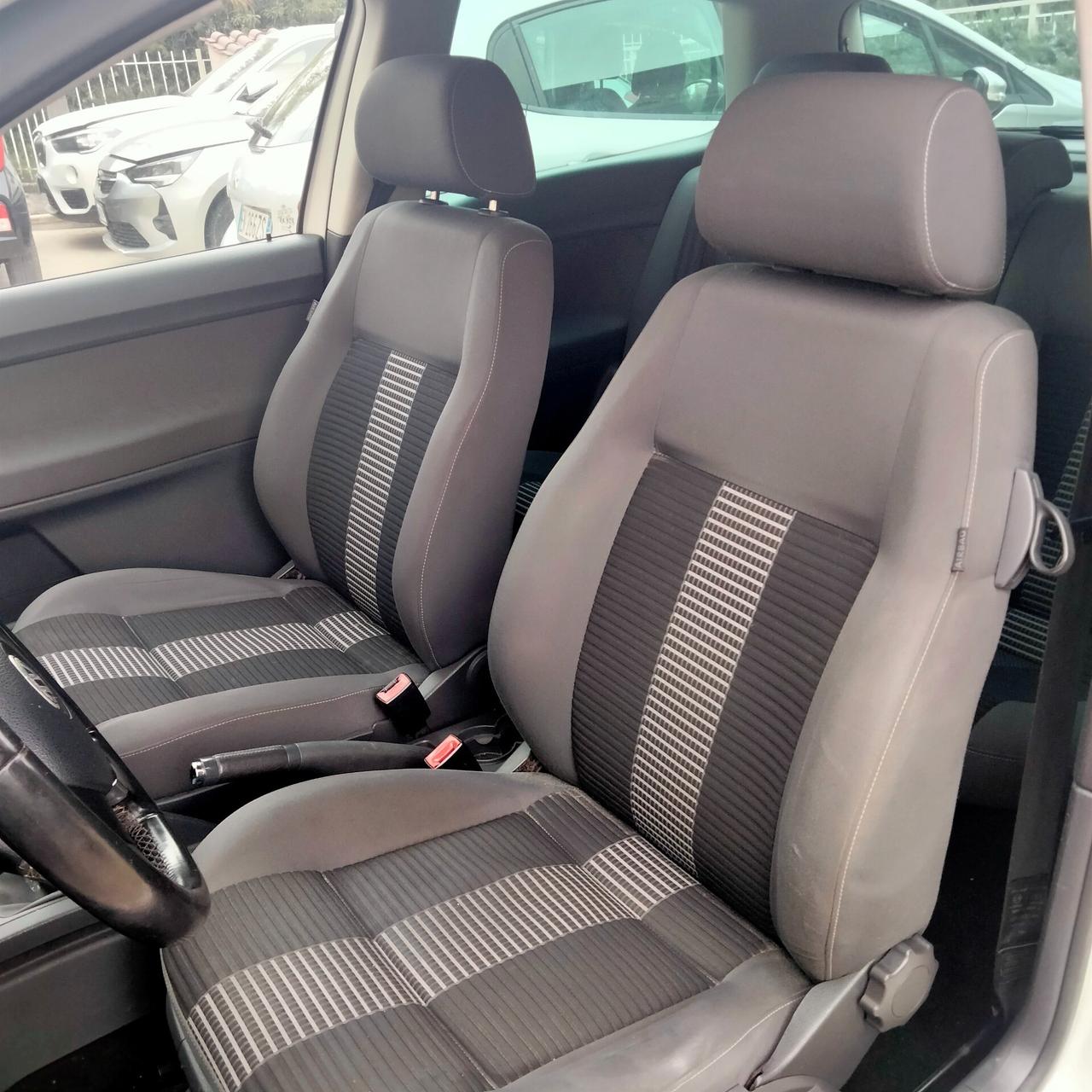 Volkswagen Polo 1.4/80CV 16V 3p. Sportline