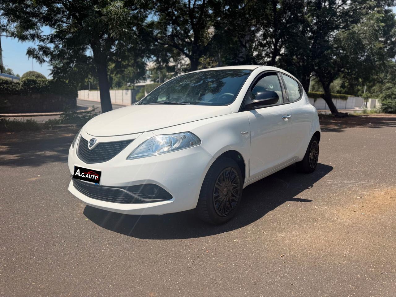 Lancia Ypsilon 1.0 FireFly 5 porte S&S Hybrid Ecochic Gold