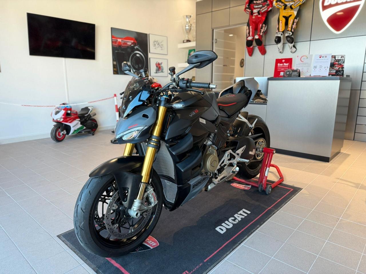 Ducati Streetfighter V4 S ABS