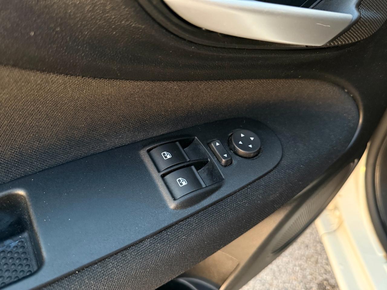 Fiat Punto LOUNGE/1.2 69 CV/CAR PLAY/5 POSTI