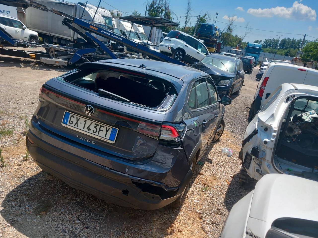 Volkswagen Taigo VOLKWAGEN Taigo 2024 SINISTRATA