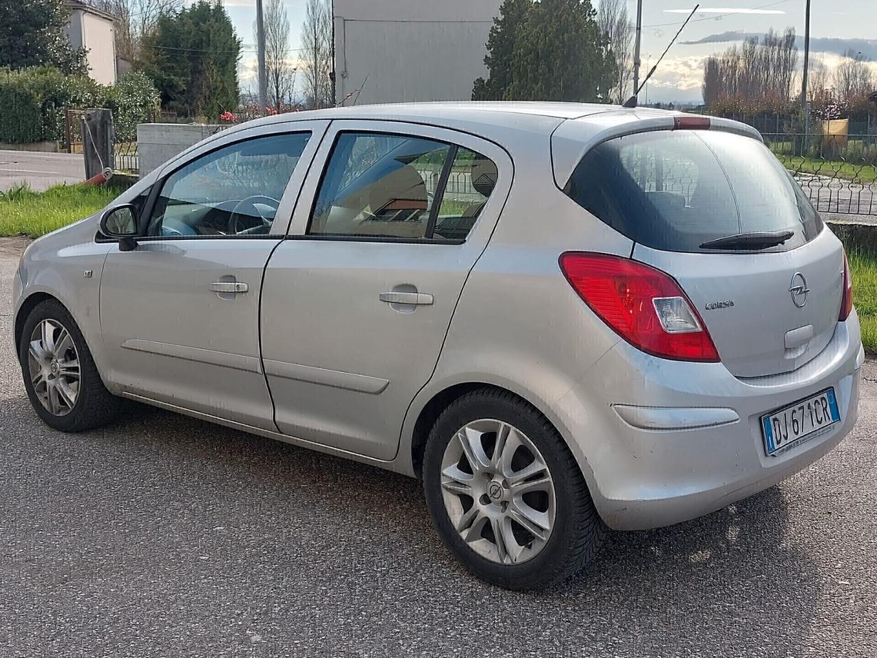 Opel Corsa 1.2 5 porte Easytronic Cosmo