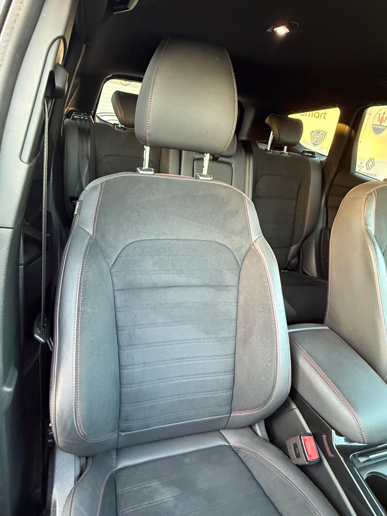Ford Kuga 2.0 TDCI 150 CV S&S 4WD Powershift ST-Line