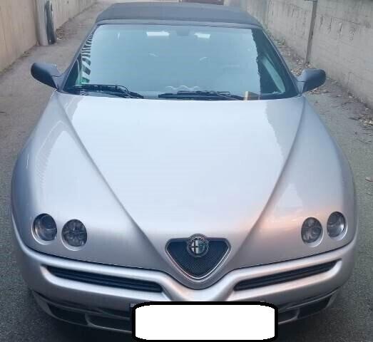 Alfa Romeo Spider 3000 v6