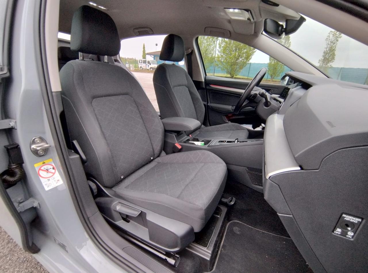 Volkswagen Golf 1.0 eTSI EVO DSG Life