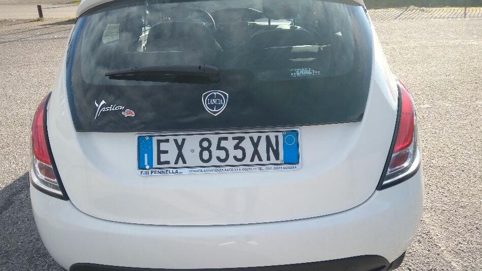 Lancia Ypsilon 1.2 69 CV 5 porte Gold