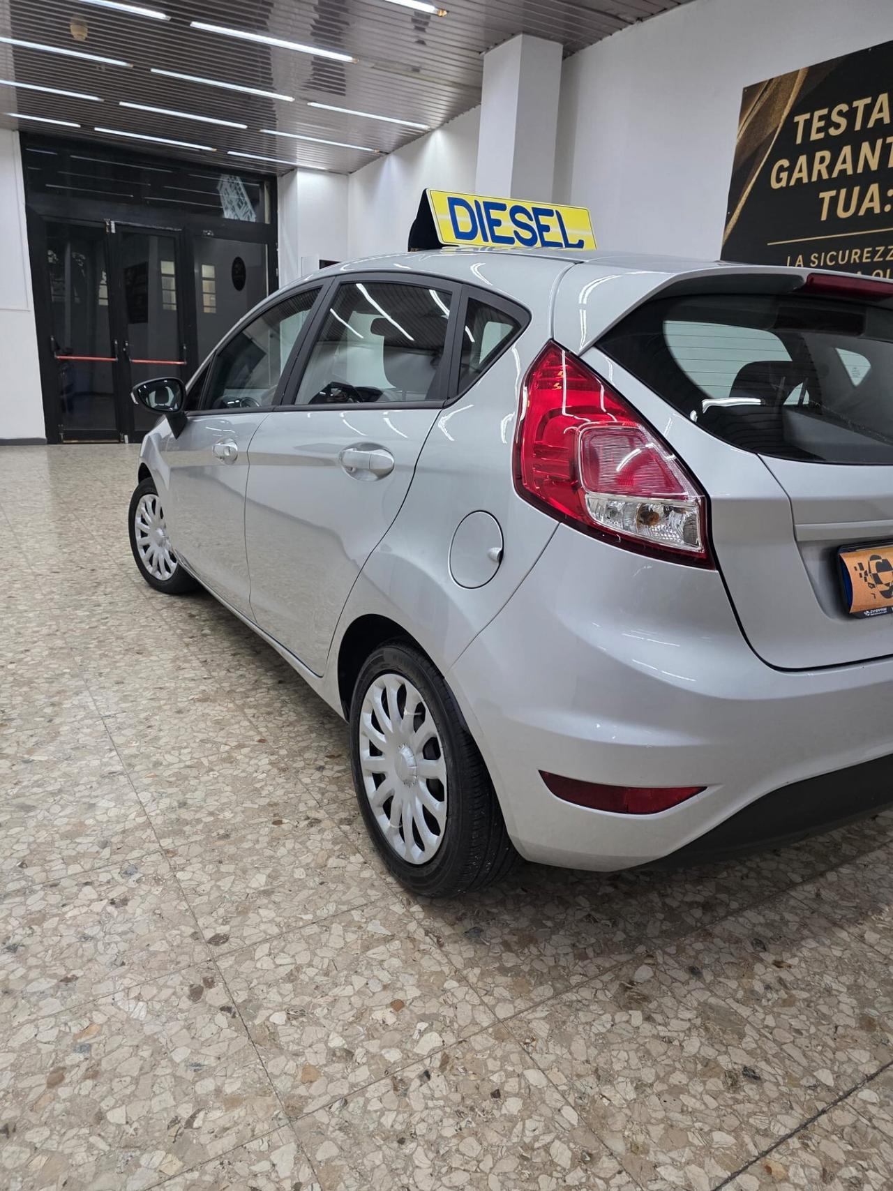 Ford Fiesta 1.5 TDCi 75CV - Affidabile, Economica e Pronta a Partire!