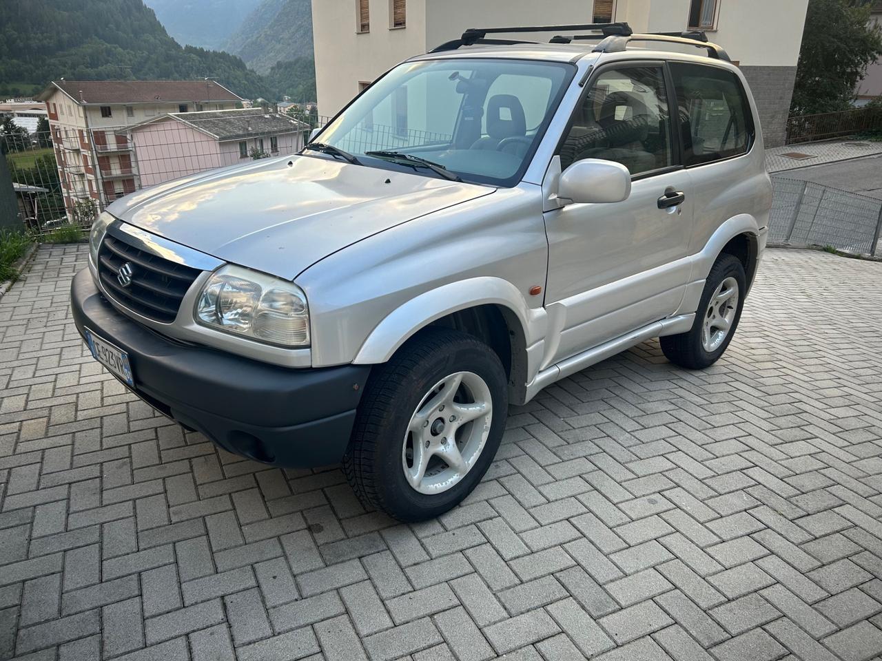 Suzuki Grand Vitara 1.6i 16V cat 3 porte