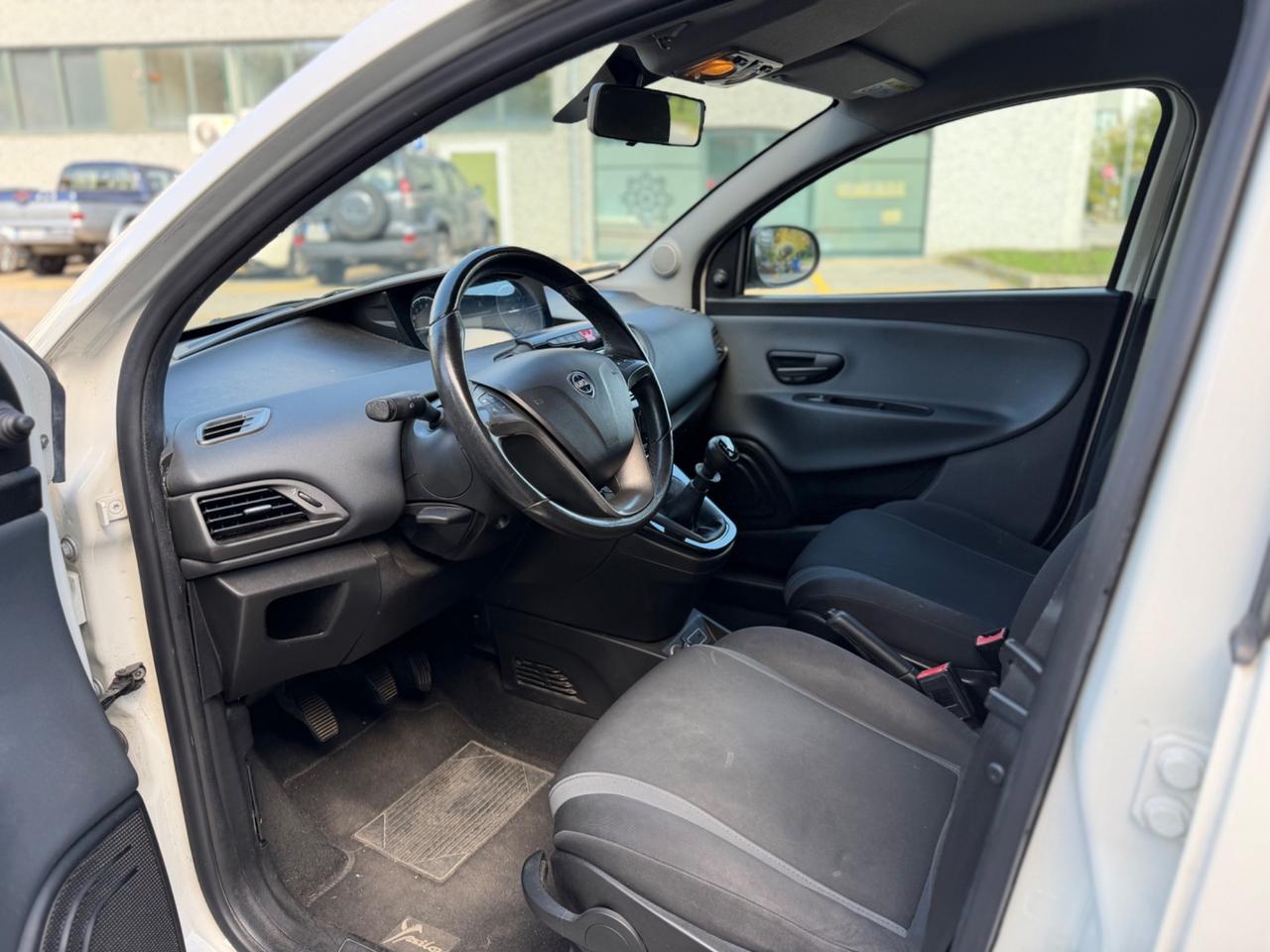 Lancia Ypsilon 1.2 69 CV 5 porte*Neopatentati*Cinghia Fatta*