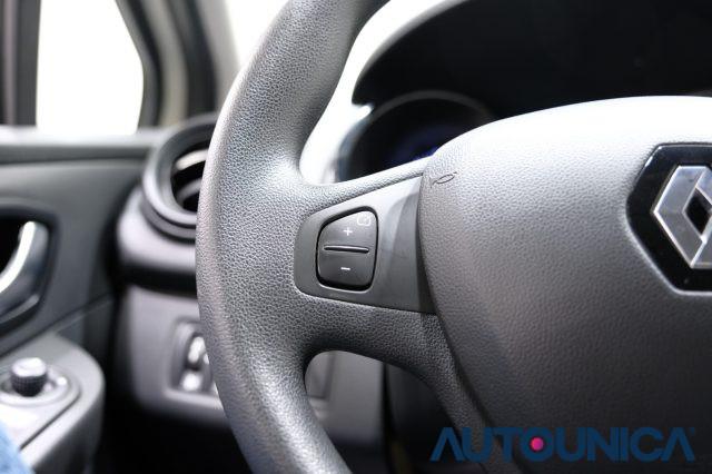 RENAULT Clio 1.2 75 CV 5 PORTE LIFE NEOPATENTATI