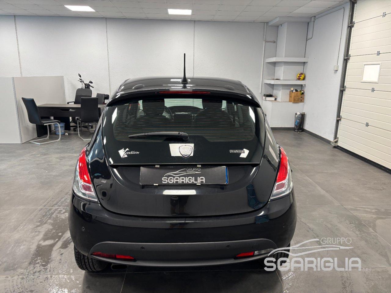 Lancia Ypsilon 1.0 Benzina Hybrid Ecochic Gold 5 Porte