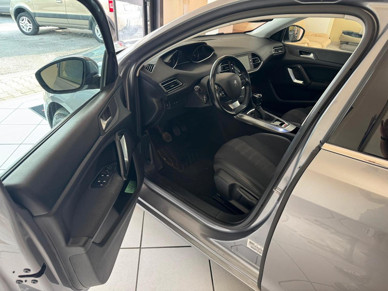 Peugeot 308 PureTech Turbo 130 S&S Allure