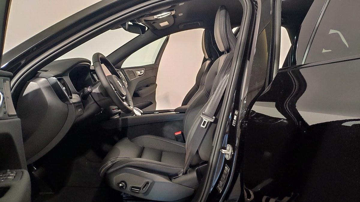 VOLVO Xc60 T6 Plug-In Hybrid Awd Autom. Plus Black Edition