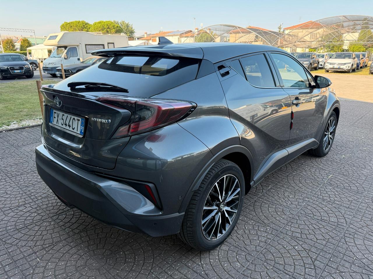 Toyota C-HR 1.8 Hybrid E-CVT Lounge