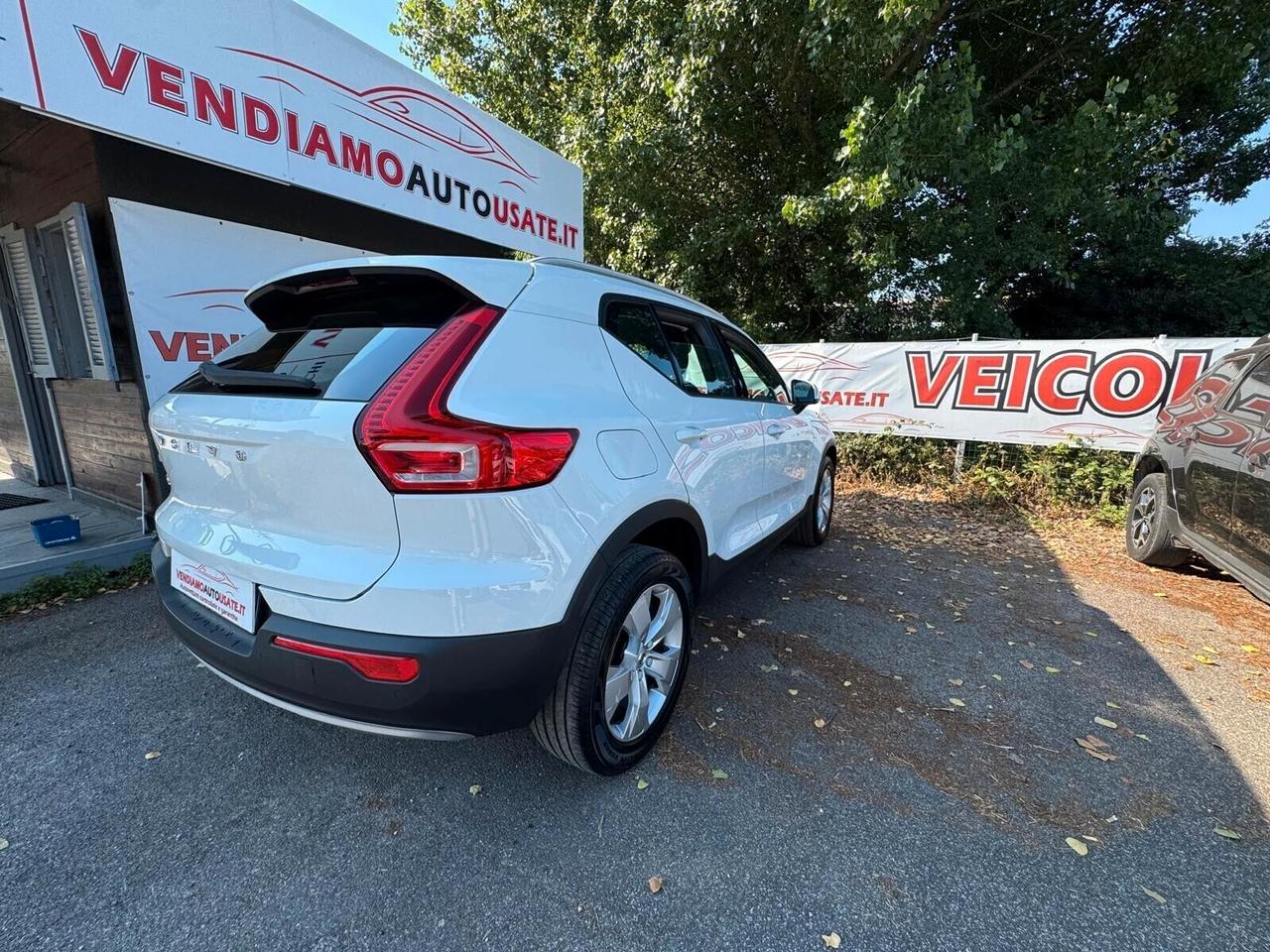 Volvo XC40 T2 Geartronic Momentum Core