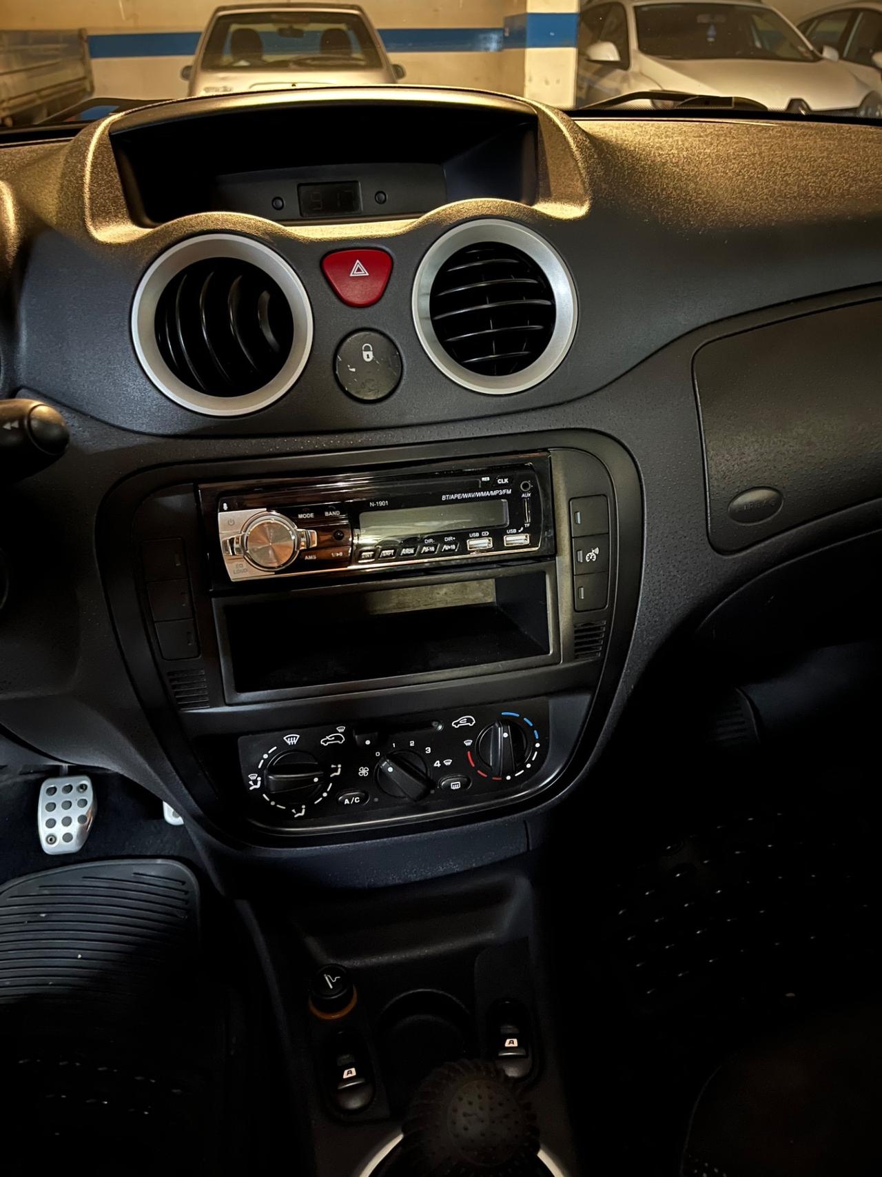 Citroen C2 1.1 Exclusive euro 4 benzina adatta a neopatentati
