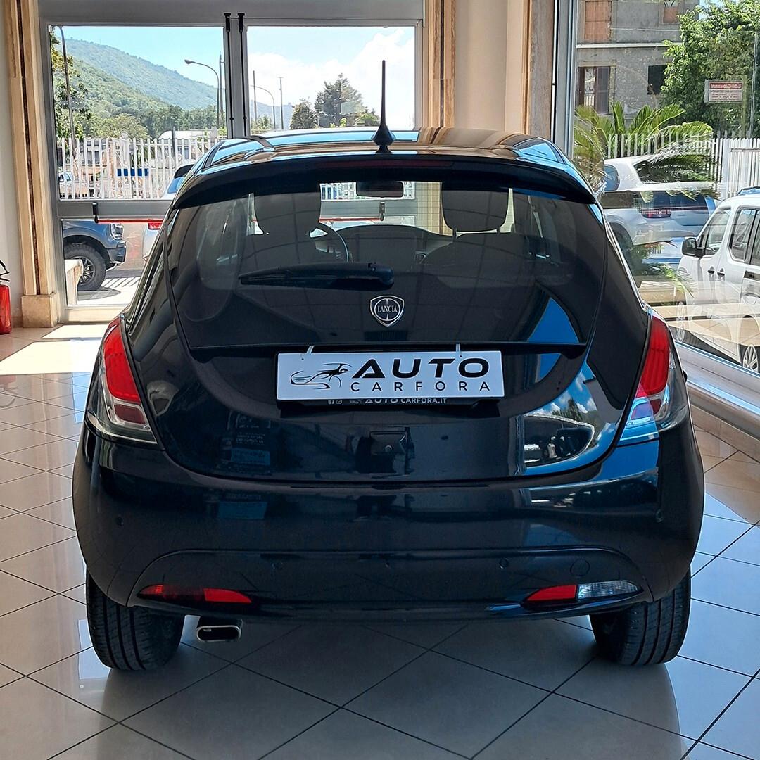 Lancia Ypsilon 1.0 FireFly 5 porte S&S Hybrid Oro