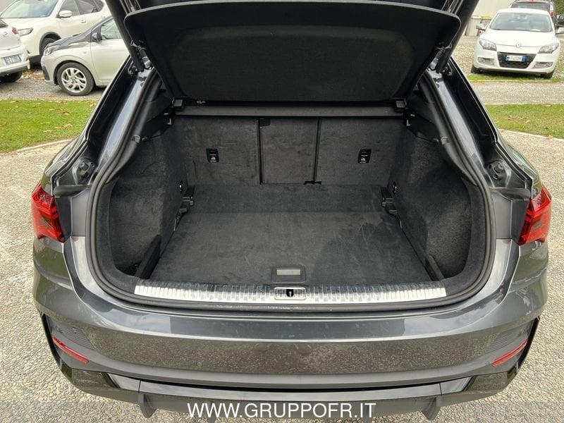 Audi Q3 SPB 35 TFSI Identity Black