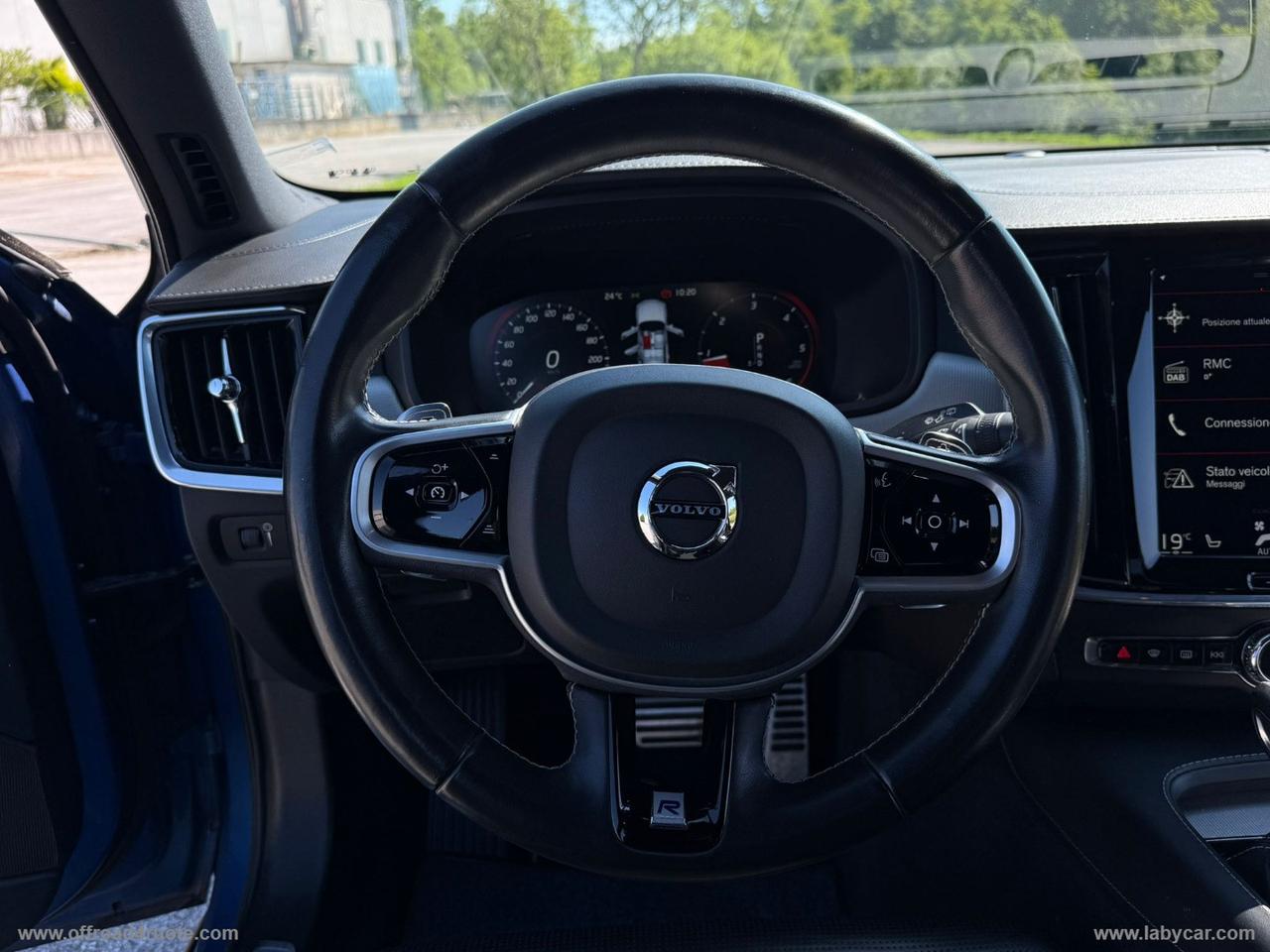 VOLVO D5 AWD Geartronic R-design