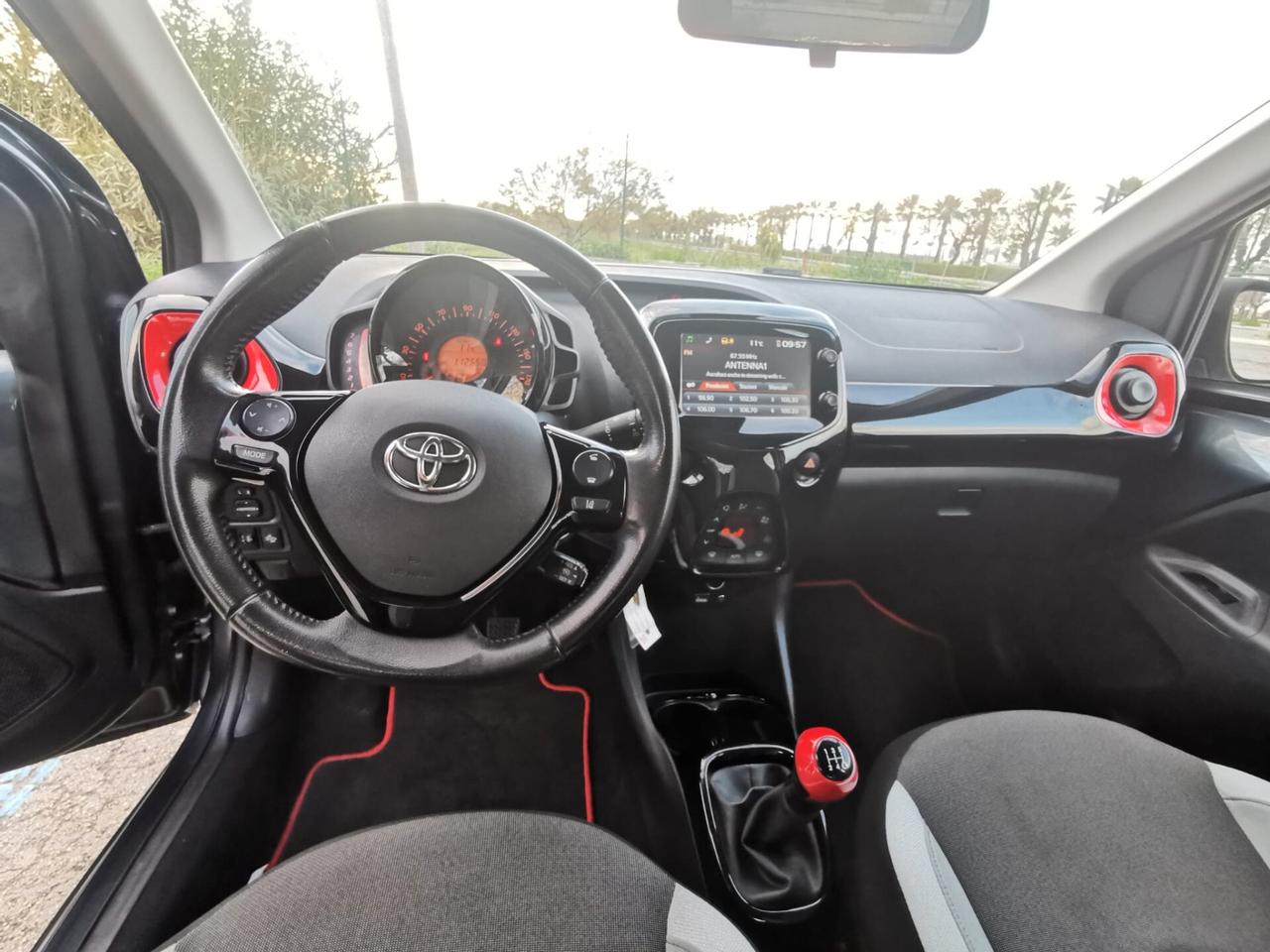 Toyota Aygo 1.0 VVT-i 69 CV 5P. x-play 2018