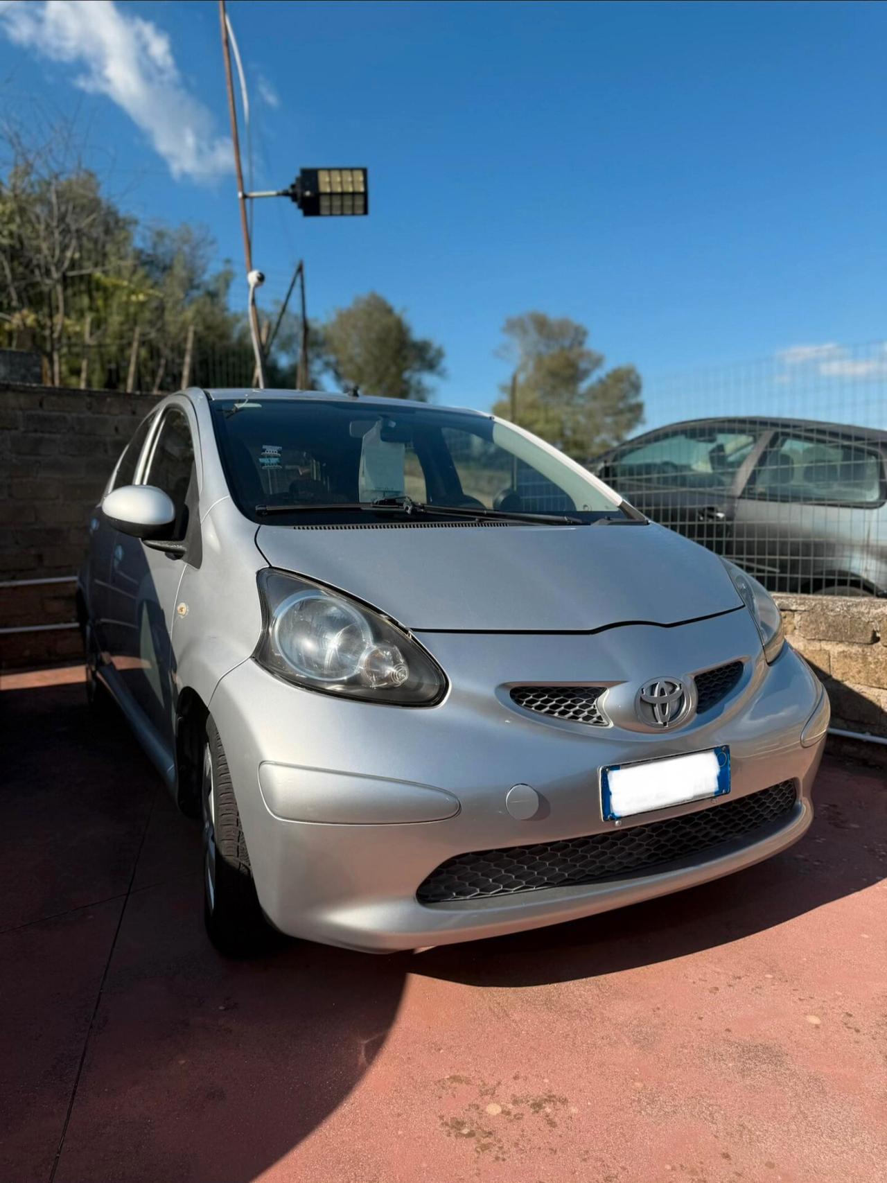 Toyota Aygo 1.4 turbodiesel 5 porte Sol