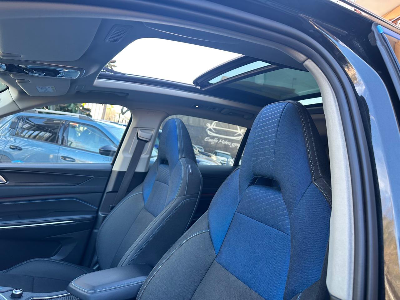 Lynk&co 01 PHEV More NO VINCOLI