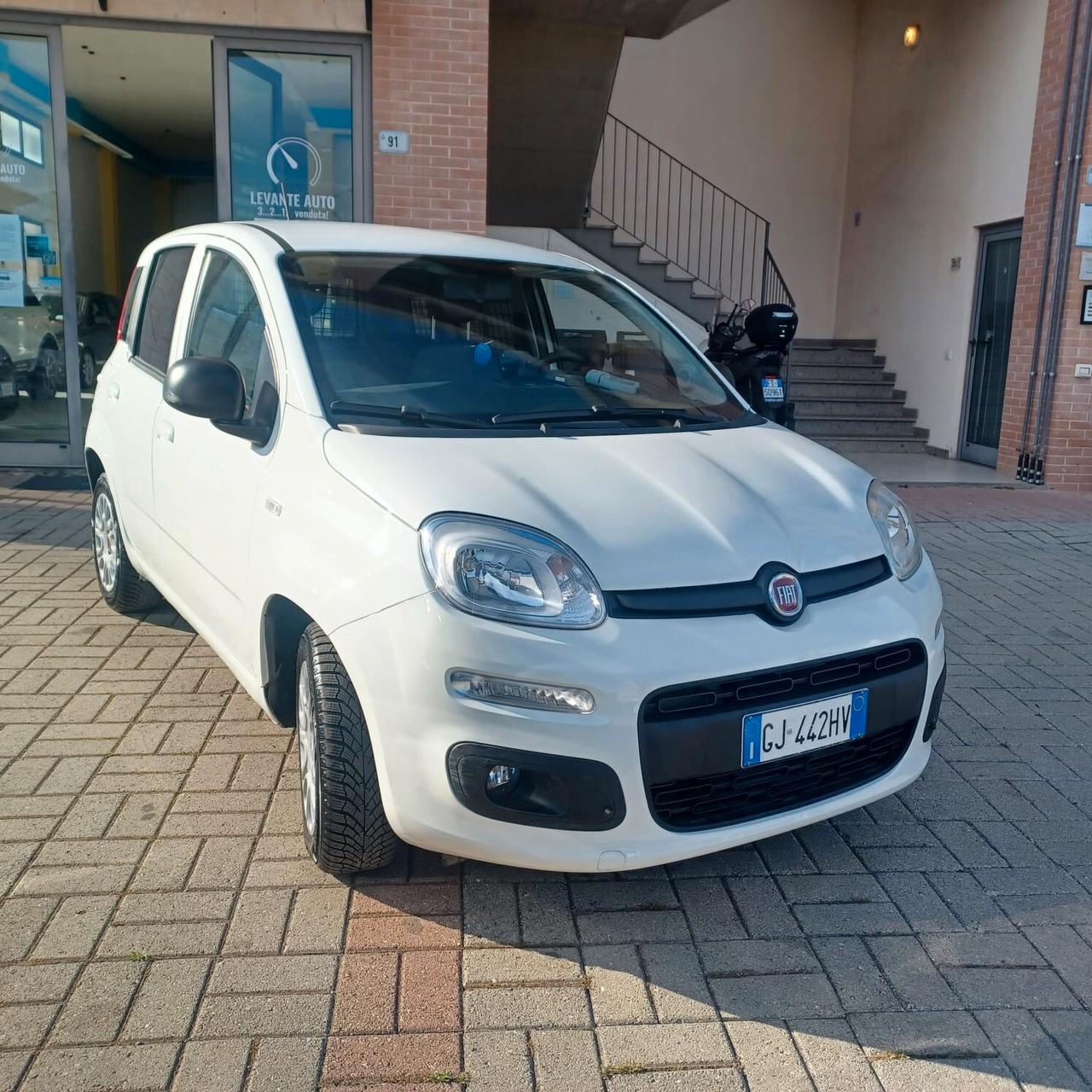 35188KM FIAT PANDA VAN 1.0 HYBRID IVA ESPOSTA