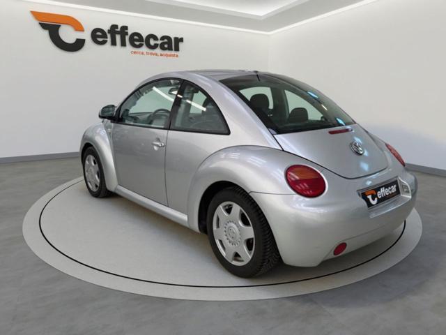 VOLKSWAGEN New Beetle 2.0