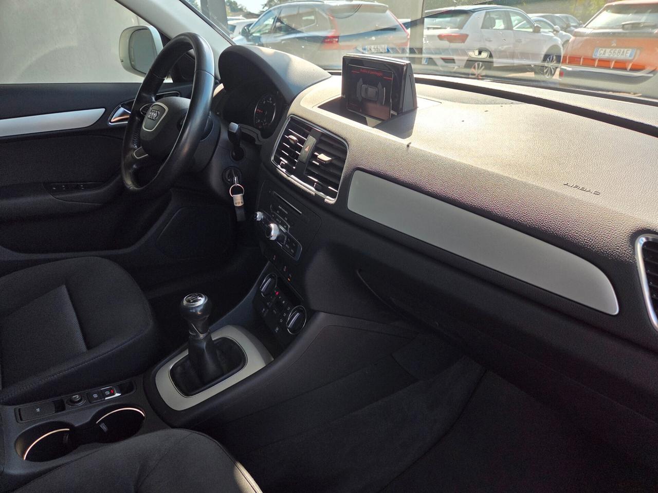 Audi Q3 2.0 TDI 120 CV Business