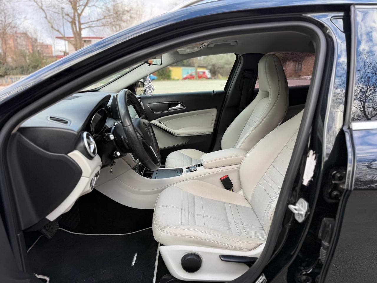 Mercedes-benz GLA 200 2.2 136cv Automatic 4Matic Premium 2015