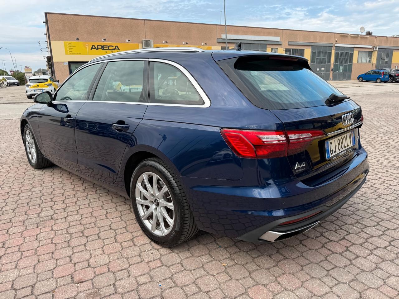 Audi A4 30 TDI/136 CV S tronic Business Advanced