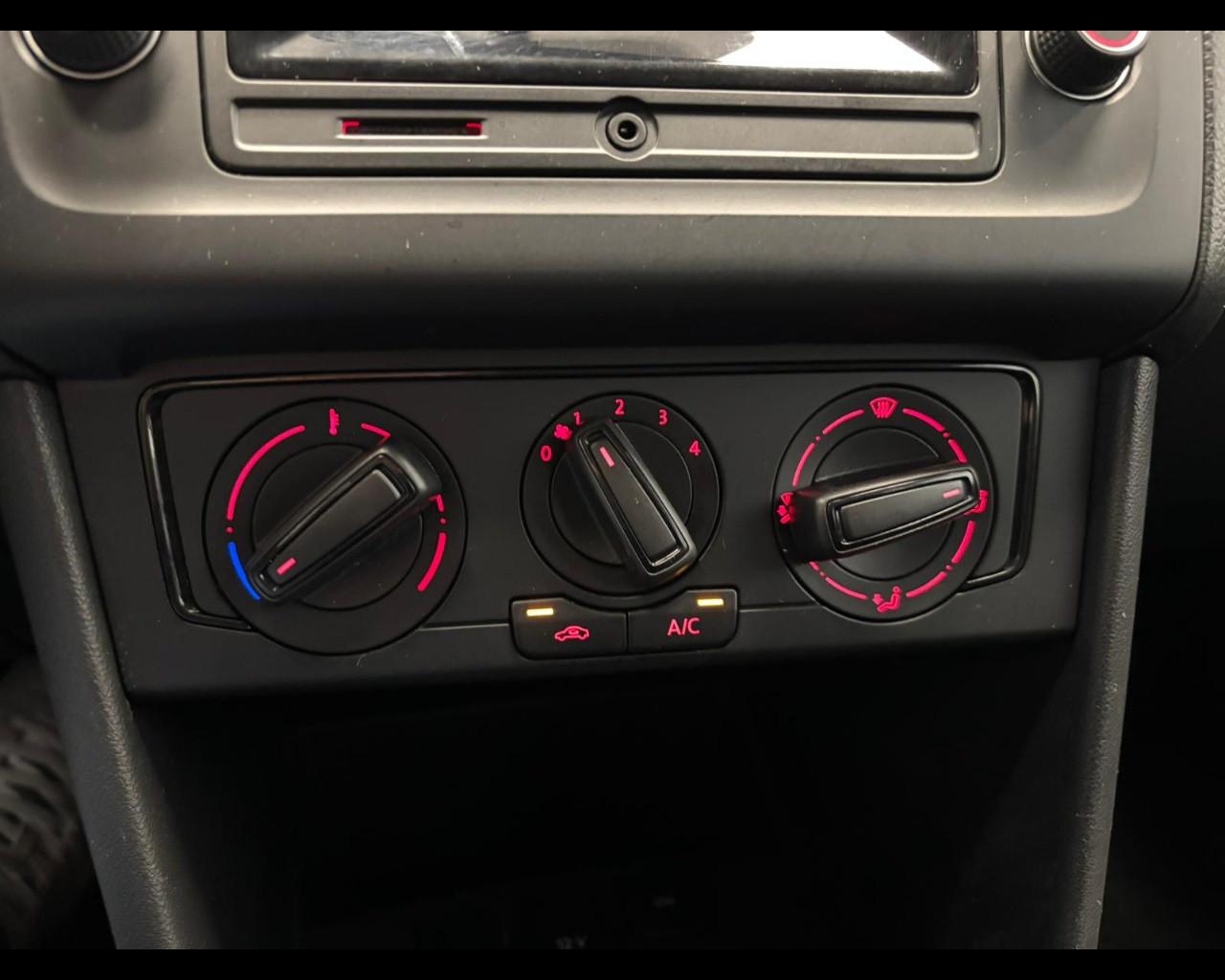 VOLKSWAGEN Polo V 2014 - Polo 5p 1.0 mpi Trendline 60cv