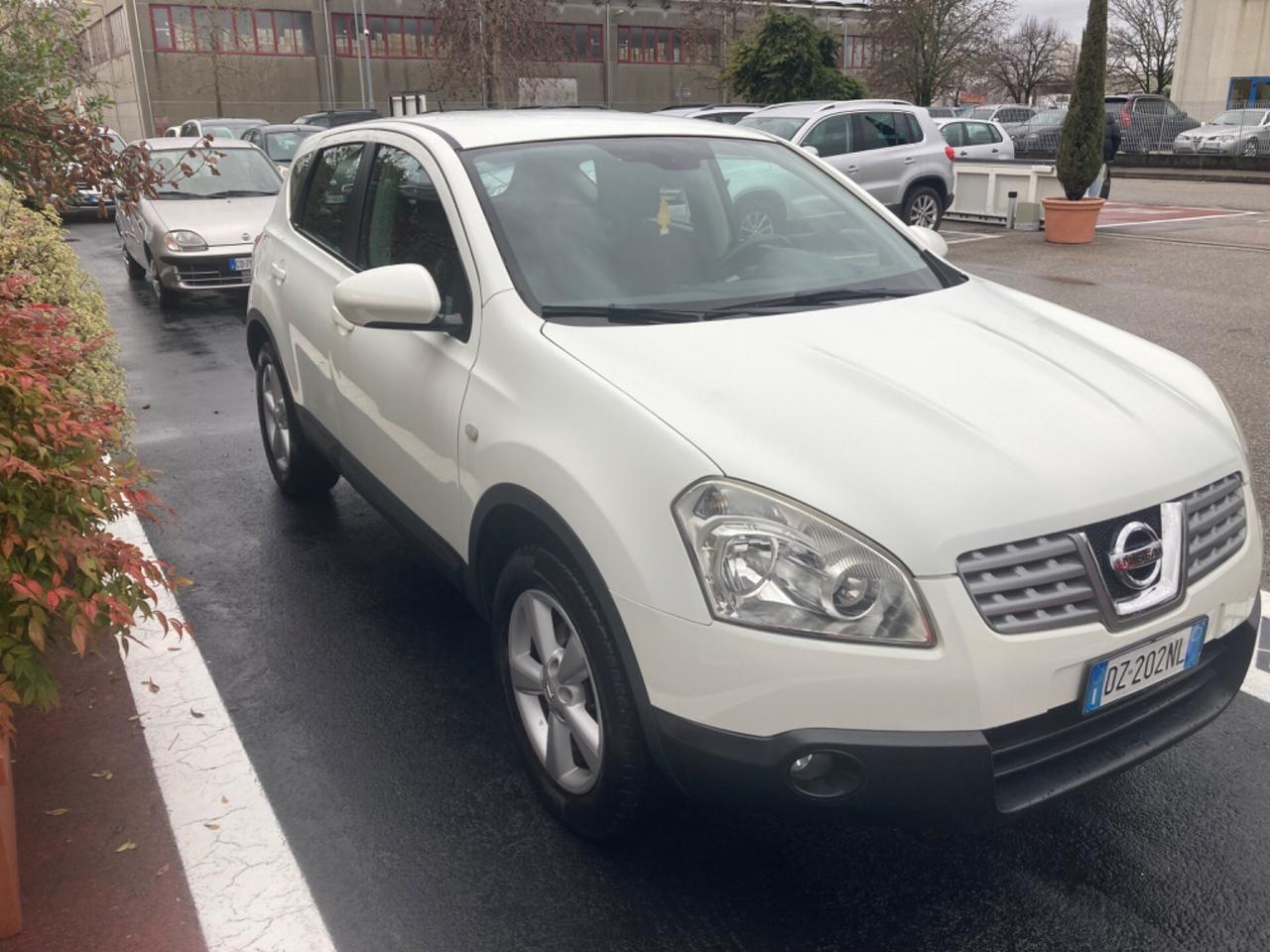NISSAN QASHQAI 1.6 BENZINA/GPL (DA VETRINA)